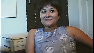 Amateur housewife Sally Chan showing how she blows cock