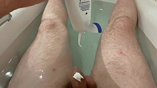 Long sloppy solo using lots of soap in the bath