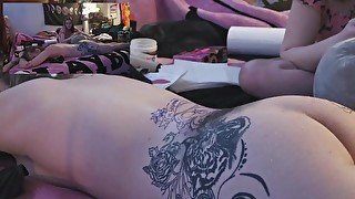 The Ceo does Ivy-Lynnes bottom back tattoo