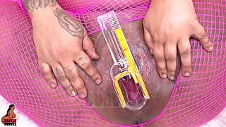 EXTREME GAPING AND SQUIRTING