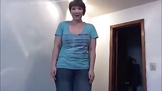 My all natural short haired wife loves fucking her anus