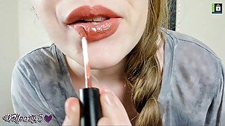 Juicy lip worship and dirty talk