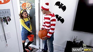 Kinky fucking during Halloween with cock hungry Evelin Stone