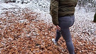 Heftige Spermaladung ins Gesicht für Justdiana beim Outdoor Blowjob