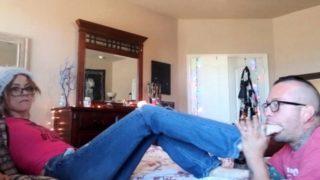 Horny milf with a lovely ass enjoys doggystyle sex on webcam