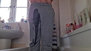 Wetting my joggers and cumming in them