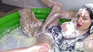 Satin Cum Sploshing