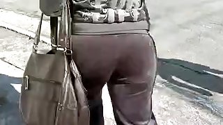 Sdruws2 - Fat ass walking and shaking in the street