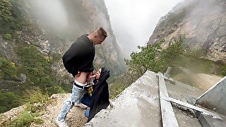 blowjob with an amazing mountain view, very cold, but this time I cum