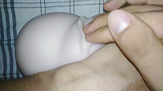 Froto gran clítoris erecto y coño lleno de baba hasta el orgasmo - muñeca sexual