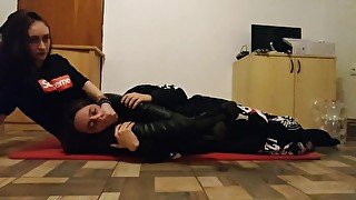 Headscissors - Leather leggings - Handgag