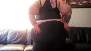 Vintage wide ssbbw pear mooning huge fat ass