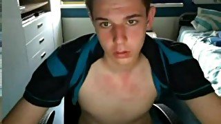 Twink shows smooth chest during webcam chat