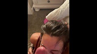 Cumshot facial on sexy slut