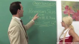 Blonde cheerleader gets nailed in the classroom