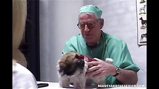 Veterinarian gets his dick sucked by a hot blonde chick