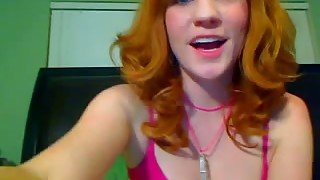 Horny webcam girl vibrates her pussy and fucks it with dildo toy