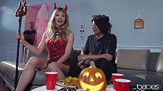 Blonde slut Ivy Wolfe dresses up as a she devil and sucks a dick