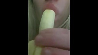 Teen Fucks herself with bananas and sucks off her juices. Proves to Daddy she can take it all down