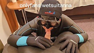 Wetsuit Anna Blowjob in wetsuit with full neoprene coverage