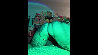 Big booty baddie shakes ass in lingerie