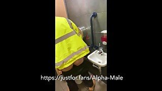 The Best Straight Guy Pissing