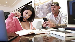 Come Over, My Parents Aren't Home Video With Scott Nails, Roxie Sinner - RealityKings