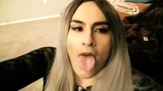 Cute colombian cd sucking cock and gets nice facial