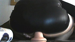 CD Riding 8 inch dildo easy