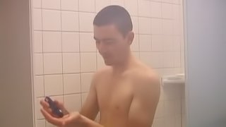 Amateur Dan Shower Jacking