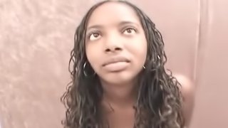 Amateur ebony fucks in her wide-opened mouth