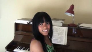 Hot ass ebony gives her boyfriend a show after he finally gets home