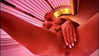 Stranger filmed me at the solarium while I played my pussy to orgasm.