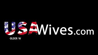 USA Wives Anal playing on the sofa