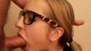 Nerdy amateur deepthroat and multiple cumshot