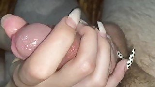 I give my stepbrother a handjoob and he cums in 30 sec !