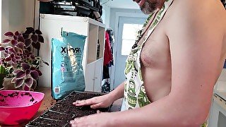 Plant Daddy Grows #1 lettuce and tomatoes