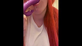 DEEPTHROATING DILDO