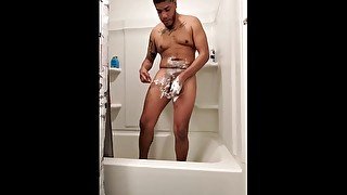 Cum watch me shave my dick and smoke with me