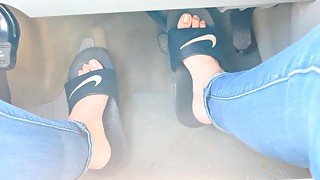 Pedal pumping in slides and barefoot