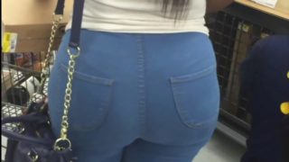 Ebony with a big booty and jeans (candid)