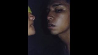 Beso de lengua PORNO CASERO 