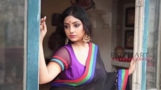 Rupsa saree lady deep cleavage