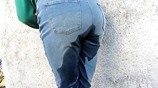 My strong pissing in my jeans on public place