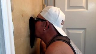 Mature daddy blowing gloryhole dick for spunk