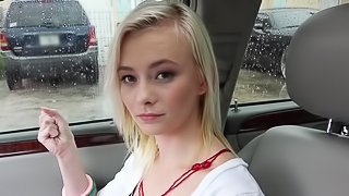 Amateur teen fucked on the back seat