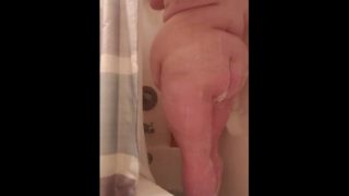 Sexy BBW Soaps Herself Up In The Shower