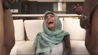 MIA KHALIFA - Hilarious & Rare BTS Footage Featuring Arab Superstar