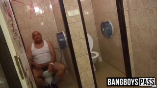 Carl received a great fuck and facial in the public toilet