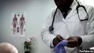 Weird teen tried anal sex with a ebony family doctor